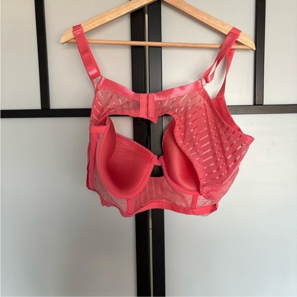 Secret Lace pink bra un padded. Size 44C - Picture 5 of 10